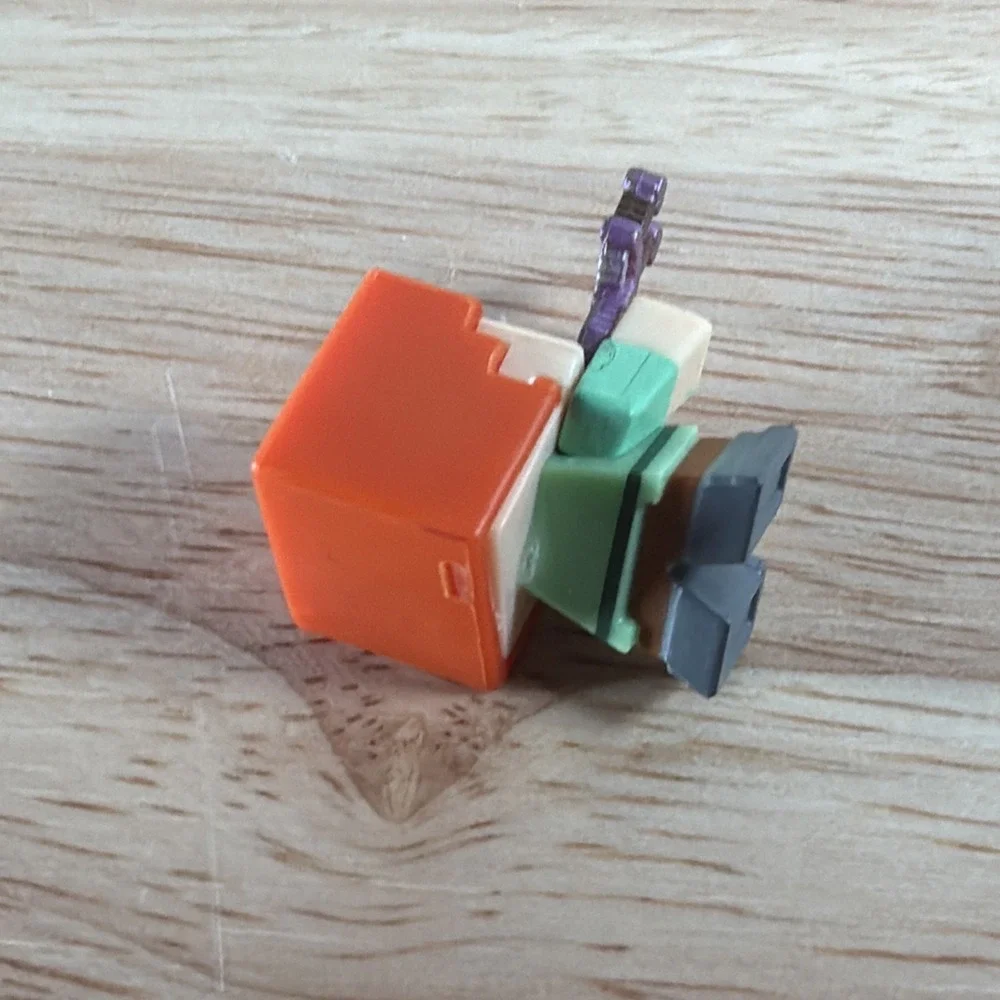 Minecraft Mini Figure Village & Pillage Series 21: Alex